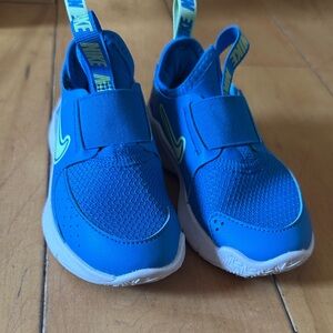 Toddler Nike sneakers